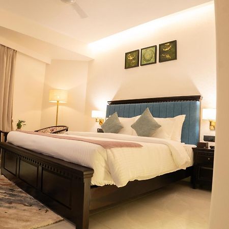 Hotel Pride Elite, Daman Esterno foto