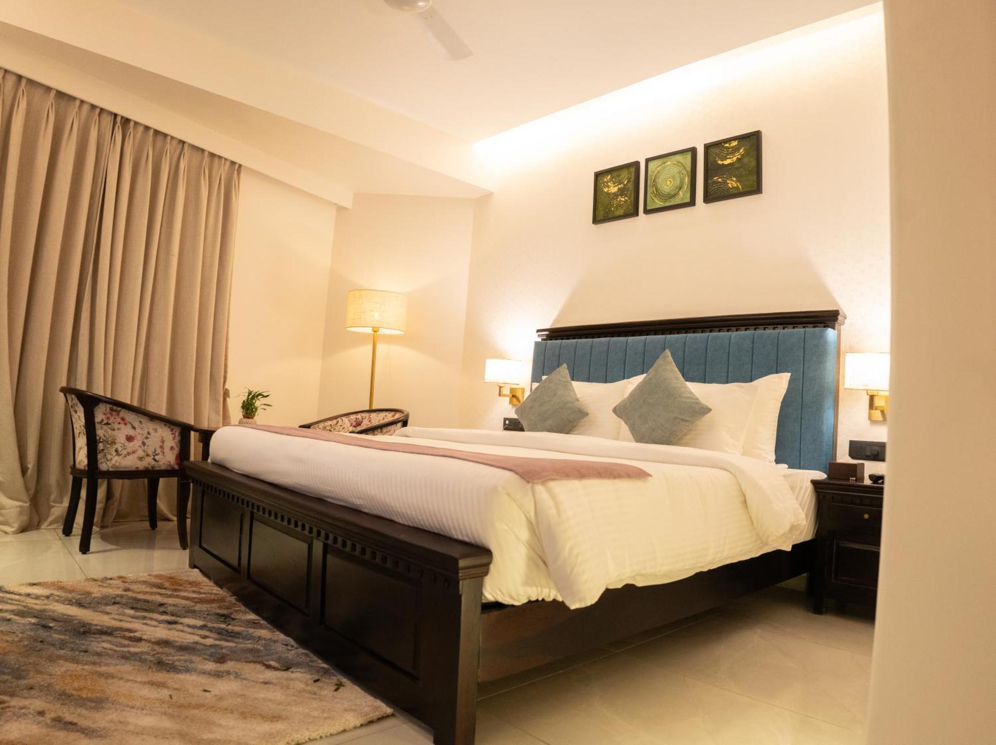 Hotel Pride Elite, Daman Esterno foto