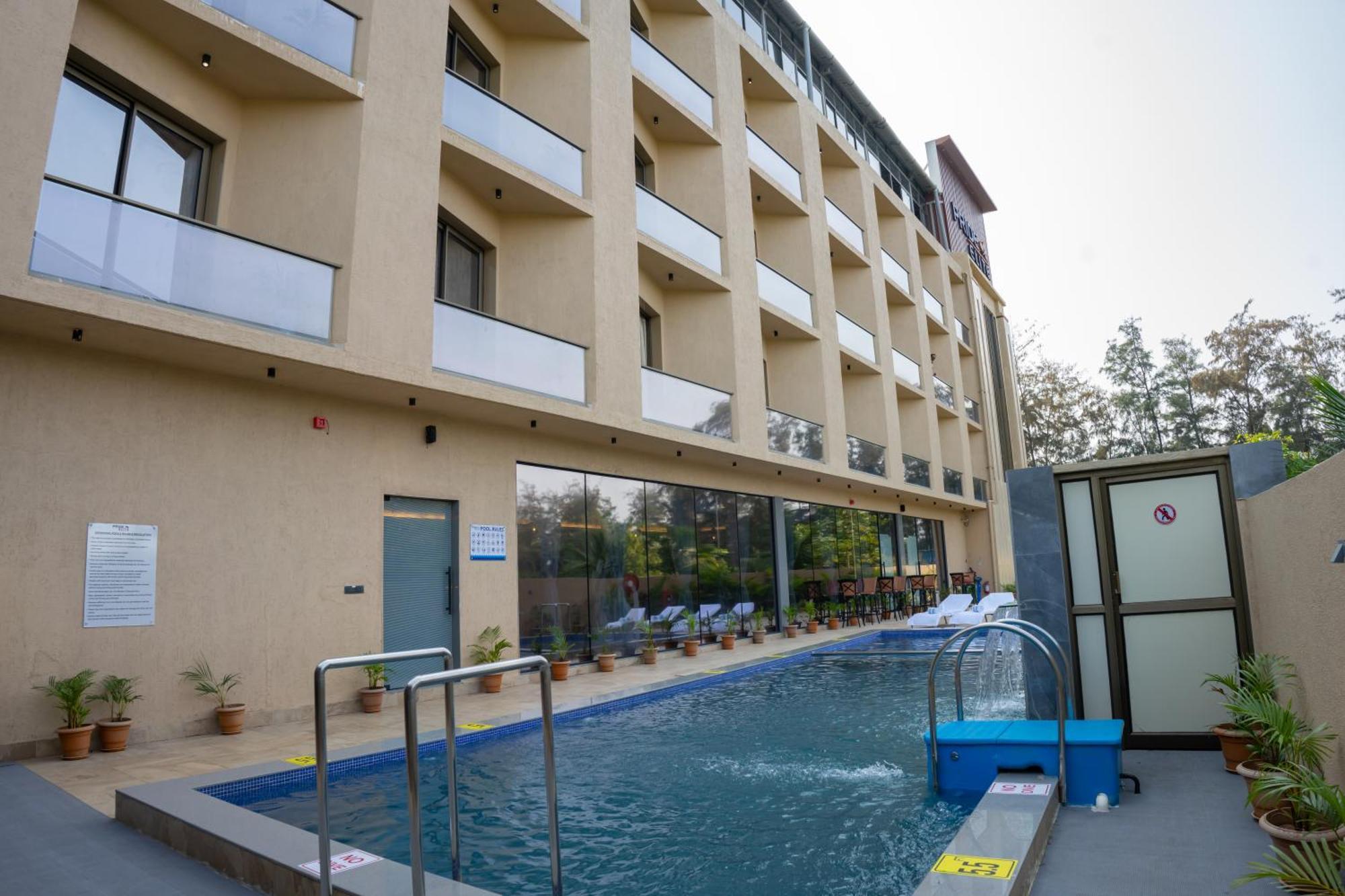 Hotel Pride Elite, Daman Esterno foto