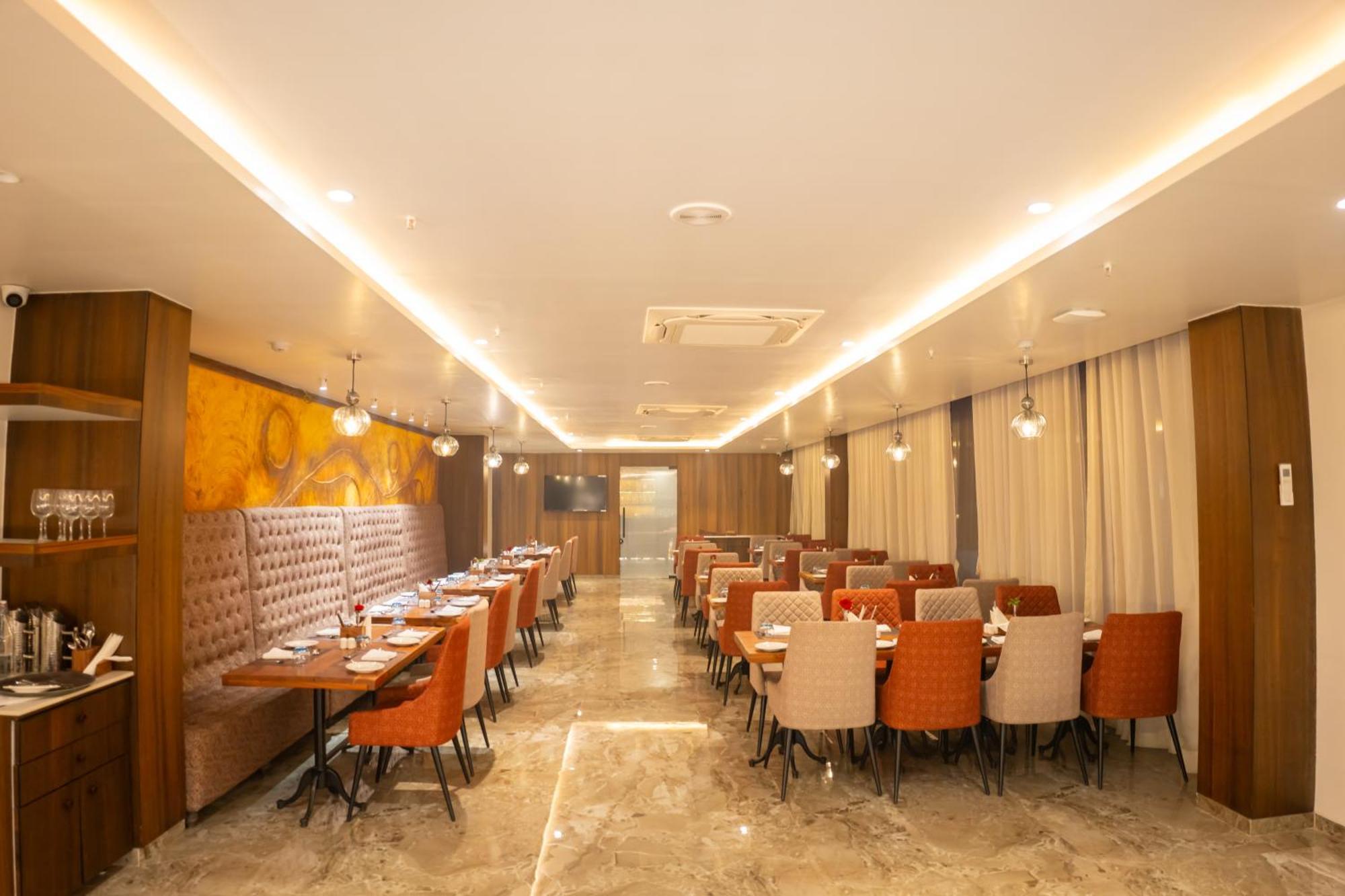 Hotel Pride Elite, Daman Esterno foto