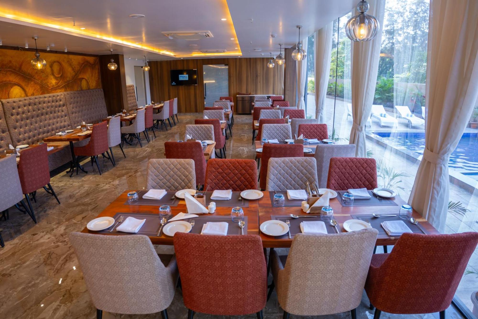 Hotel Pride Elite, Daman Esterno foto