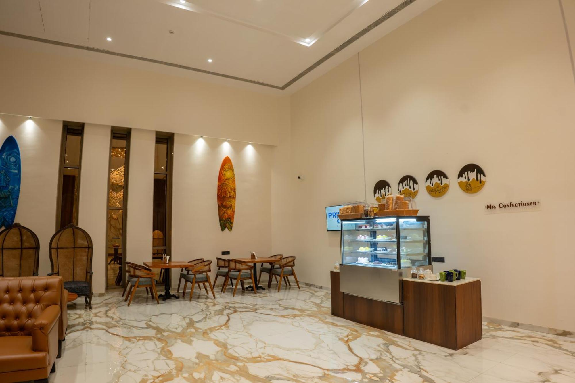 Hotel Pride Elite, Daman Esterno foto
