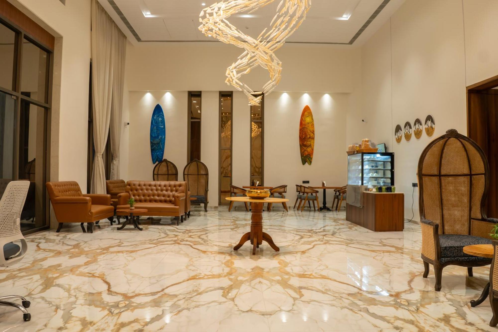 Hotel Pride Elite, Daman Esterno foto