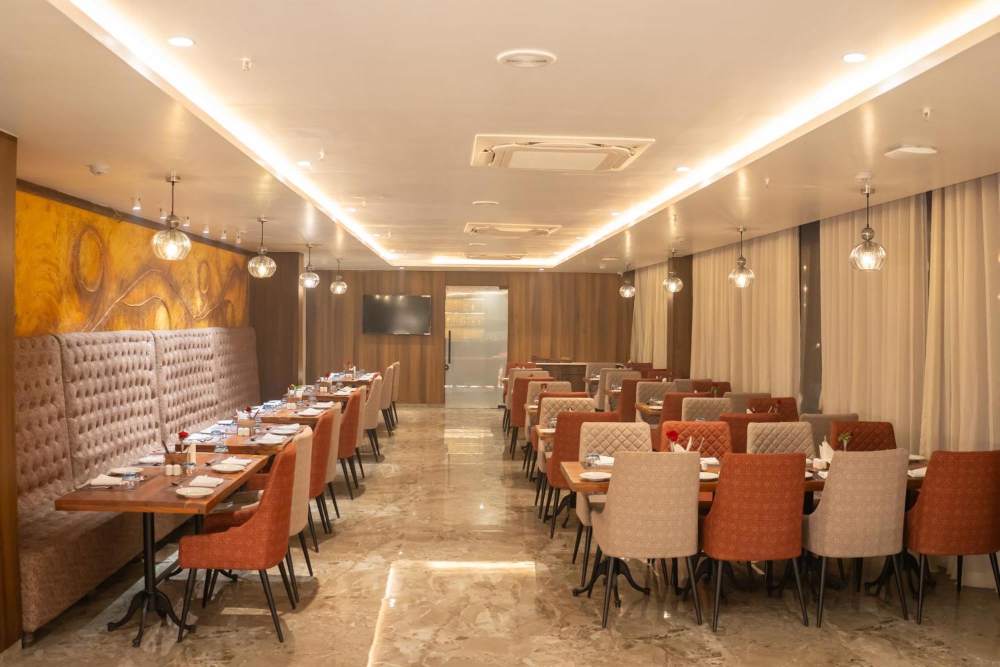 Hotel Pride Elite, Daman Esterno foto